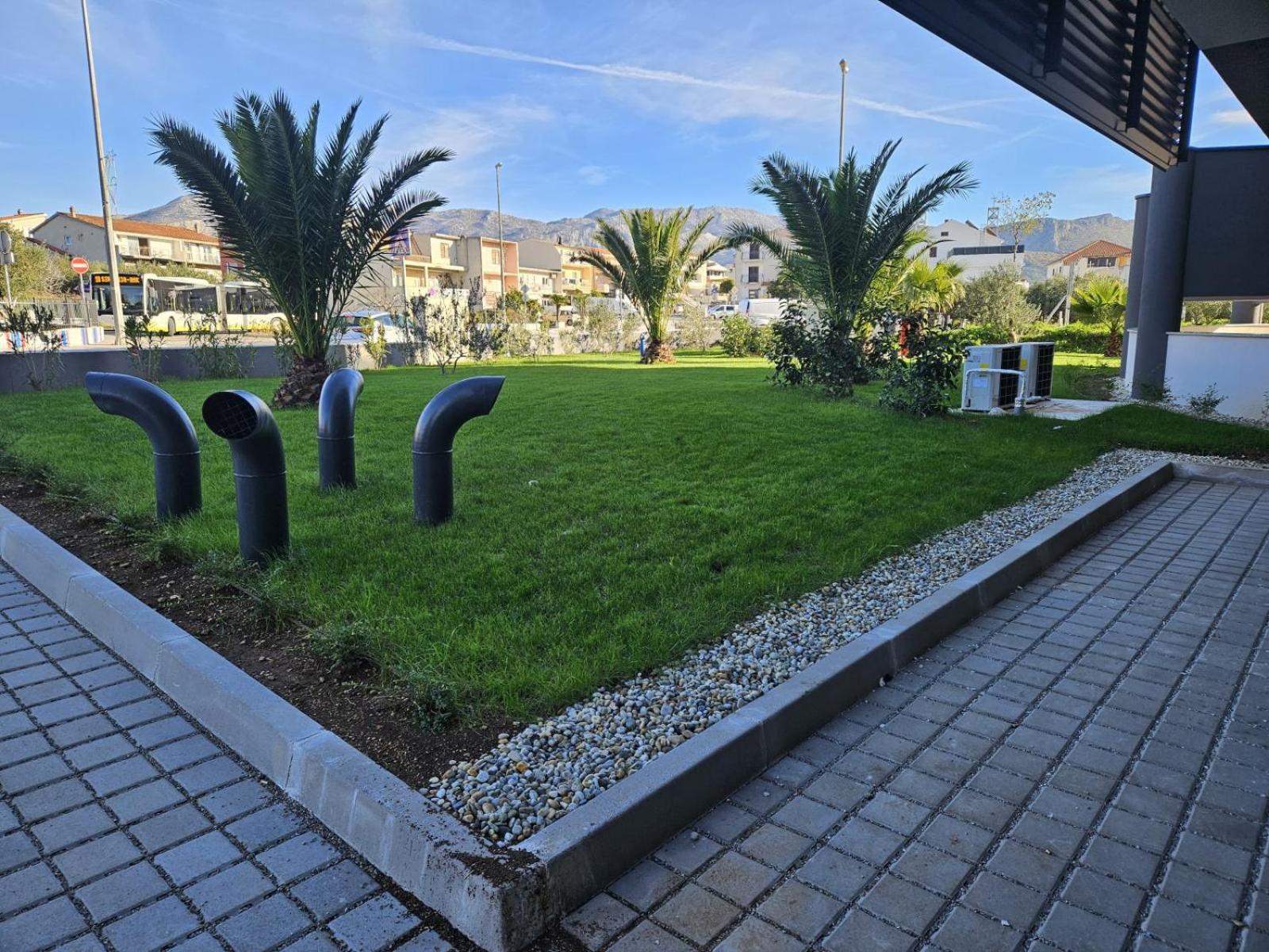 Azimut Apartment *