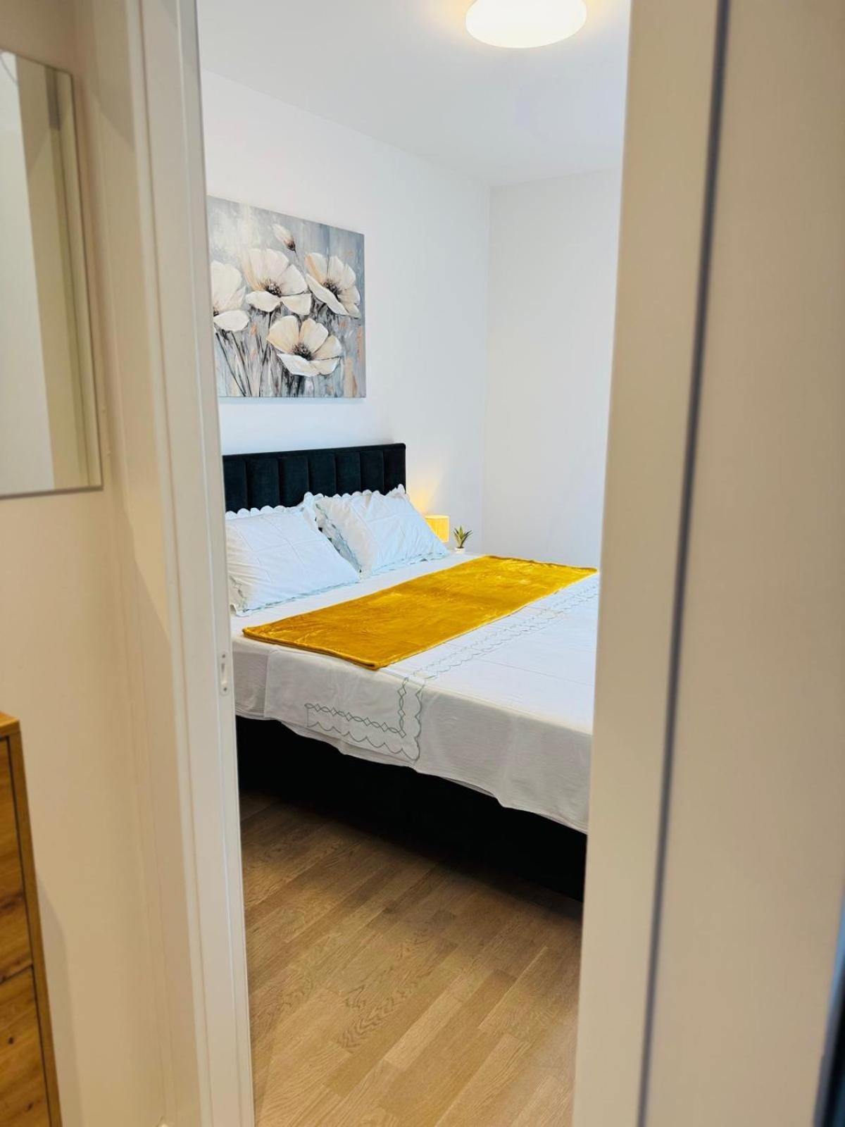 Azimut Apartament *